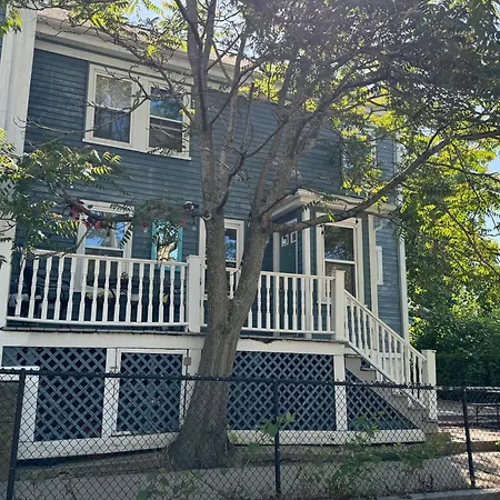 Beautiful Townhouse 2 Br'S, 2 Bath'S